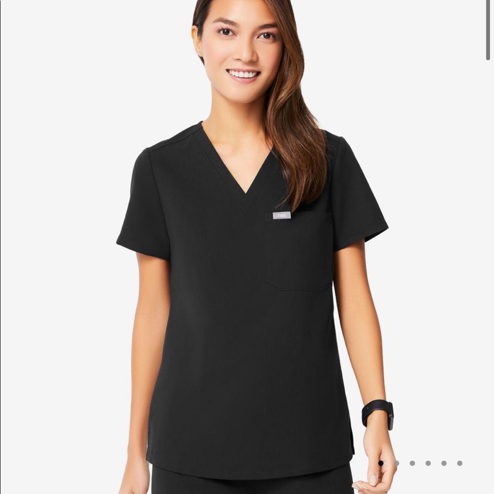 Figs Catarina One Pocket Scrub Top in Black